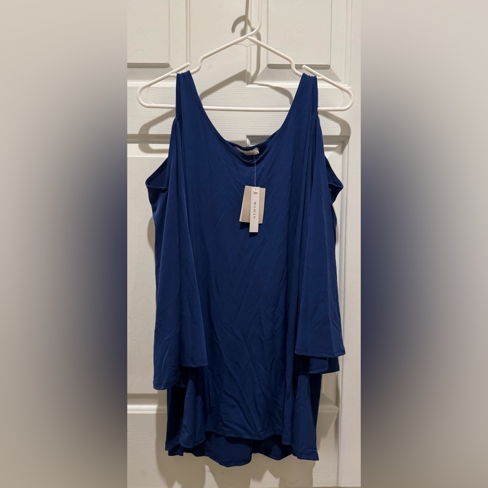 Carmen Marc Valvo cold shoulder top size 3X